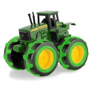 T46434 - JOHN DEERE monster treads with lightning wheels