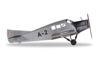 HER019415 - Austrian Air Force Junkers F-13s