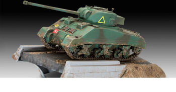 REV03299 - Diorama set - SHERMAN FIREFLY to assemble and paint