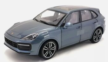 MNC110066070 - PORSCHE Cayenne Turbo S 2017 Blue metallic
