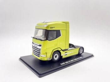 ELI118001 - DAF XG 4x2 metal yellow