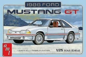 AMT1216M/12 - FORD Mustang GT 1988 to assemble and paint