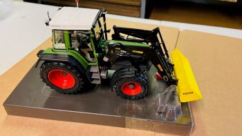 CW0153 - FENDT 514C with STOLL loader