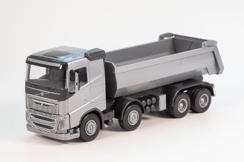 EMEK21351 - VOLVO FH16 8x4 grey tipper truck