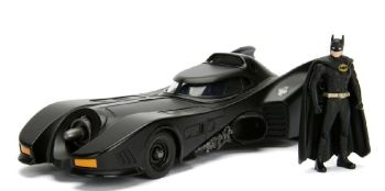 JAD253213001 - BATMOBILE with Batman - In Kit
