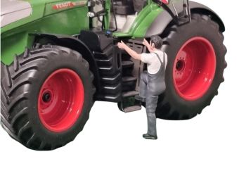 ATLAN32099_GRISF - Man getting into dark gray cab