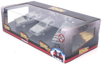 JAD33399 - Back to the Future 3-Pack DELOREAN