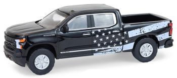 GREEN35300-F - CHEVROLET Silverado 2023 Stars Stripes edition from the BLUE COLLAR series (in blister pack)