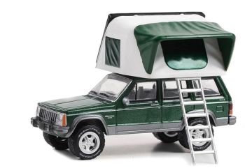 GREEN38050-E - 1992 JEEP Cherokee Laredo in green from THE GREAT OUTDOORS series in blister pack