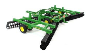 ERT45987 - JOHN DEERE 637 stubble cultivator