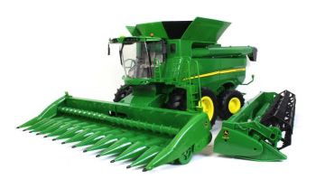ERT47101 - JOHN DEERE S690 combine harvester with 2 cuts - Big Farm