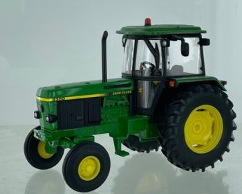 BRI43326 - JOHN DEERE 3350 2WD Limited 2500 copies