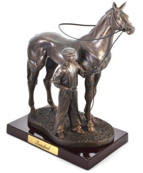 ATL4652119 - Racehorse statue – Quashed