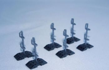 MSM5481/01 - 6 base plates with posts