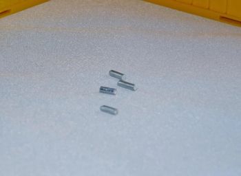 MSM5549/03 - 4 bolts for site bungalow - miniature