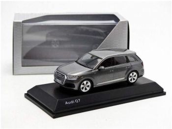 SPA5011407633 - AUDI Q7 dark gray