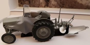 UH5364 - FERGUSON TE 20 with RUMPSTAD plow