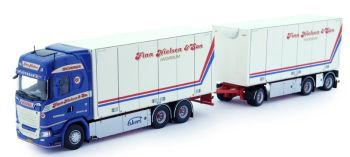 TEK75147 - SCANIA S Highline Rigid 6x4 with trailer 3 Axles FINN NIELSEN & SON