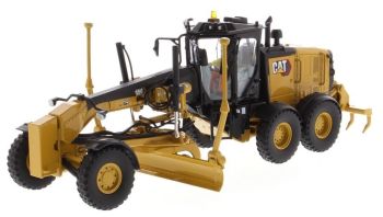 DCM85667 - CATERPILLAR 150 motor grader with driver