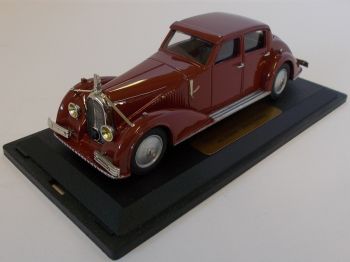 CLASSC1033 - VOISIN C28 Crest 1935 burgundy