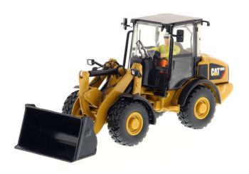 DCM85213 - CATERPILLAR 906H loader with driver