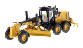DCM85520 - CATERPILLAR 12M3 motor grader and driver with metal box