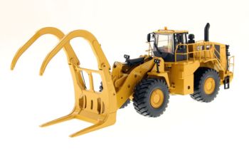 DCM85917 - Loader log grapple CATERPILLAR CAT 988K with driver and metal box