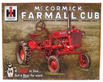 DE-TIN2132 - Metal sign McCORMICK Farmall Club - 40.5x31.8 cm
