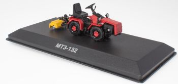 G1825094 - BELARUS MTZ-132 with soil tool