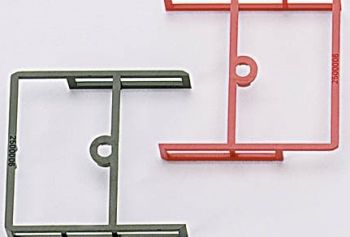 HER051460 - Undercarrige protection for bulk container (3x red/ 3x black)