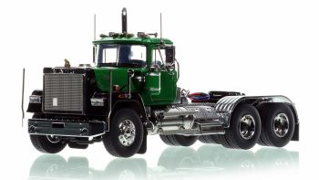 HHR138B-2 - MACK Superliner with tandem axles Green