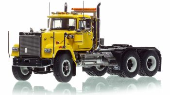 HHR138G-2 - MACK Superliner Heavy Spec with tandem axles Yellow