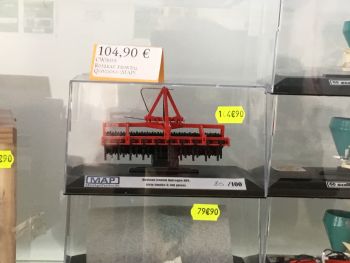 CW0055 - Quivogne front roller (MAP)
