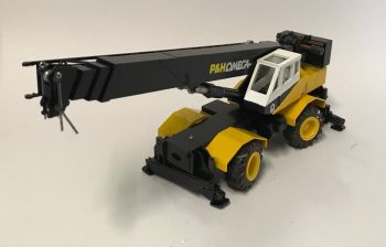 CON2075/0 - All terrain crane P&H Omega black and yellow