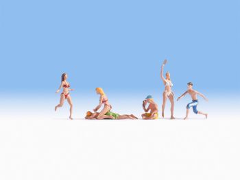 NOC15842 - Women and men bathers
