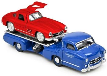 NOREV311002 - MERCEDES BENZ Renntransporter with MERCEDES BENZ 300 SL 1955