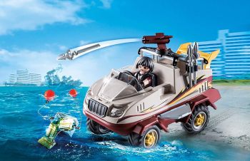 PLAY9364 - Amphibious vehicle and bandit