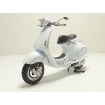 NEW57613-A - VESPA 946 White
