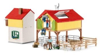 SHL42407 - Farm with stable and animals