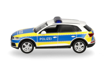 HER098762 - AUDI Q5 Lower Saxony motorway police
