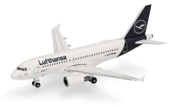 HER538749 - AIRBUS A319 Lufthansa Schonefeld