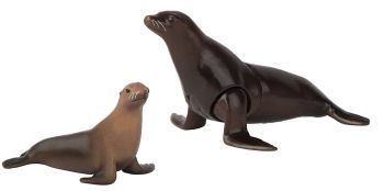 T16076 - Sea Lion and her cub