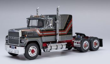 IXOTR222.22 - FORD LTL-9000 6x4 1978 gray and red