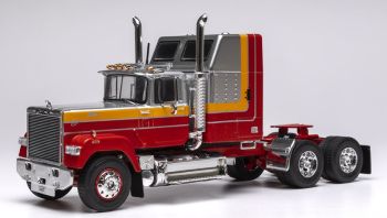 IXOTR227.22 - MACK Superliner Magnum 6x4 1985 Metallic Gray and Red