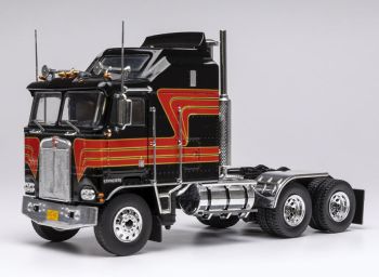 IXOTR229.22 - KENWORTH K 100 Aerodyne 6x4 1976 Black and Red