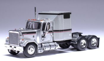 IXO-U64TR004 - GMC General 6x4 1980 Silver with Black and Red Stripes - USA EDITION
